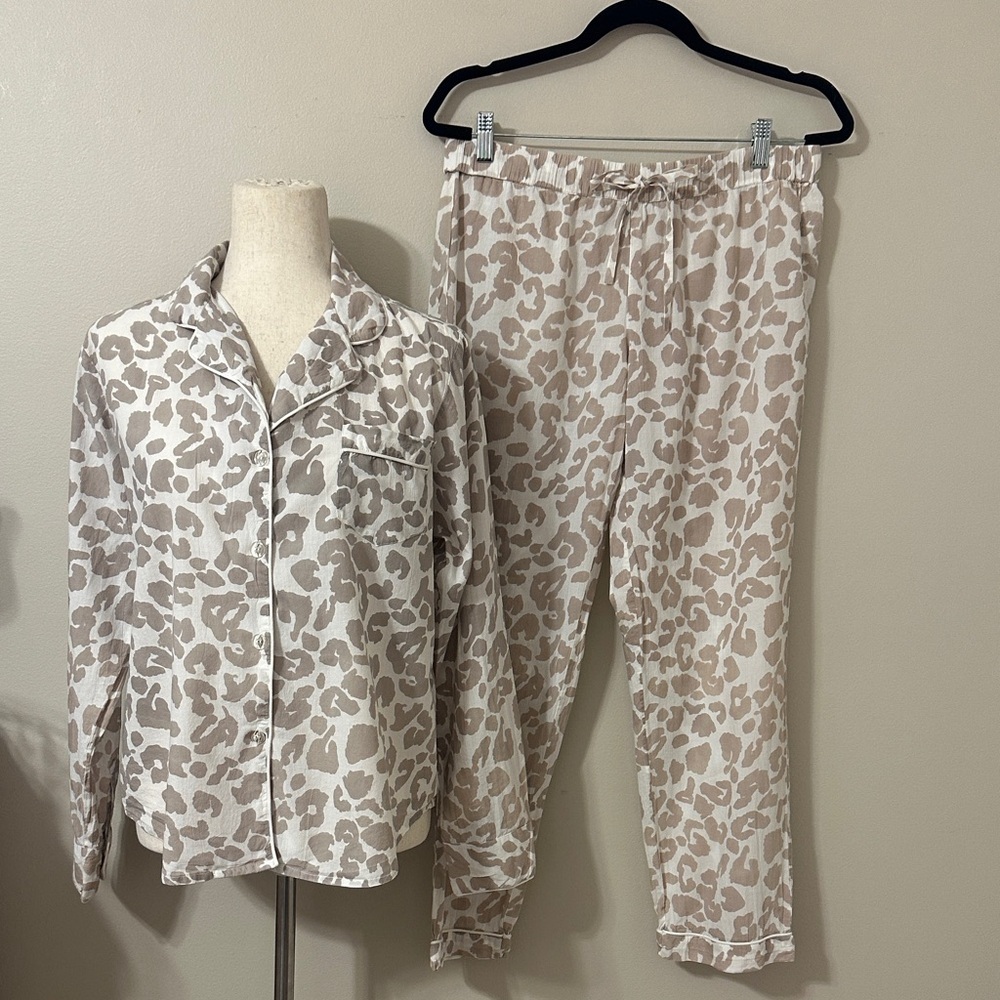 Fitzroy & Willa Women’s Cotton Pajama Set Animal Print Size Small Lounge Comfy